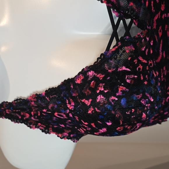 Torrid - XO Front Lace Bralette in Rainbow Leopard Rich Black​​​​ - Picture 3 of 13